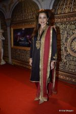 Neelam Kothari at ITA Awards red carpet in Mumbai on 4th Nov 2012 (251).JPG